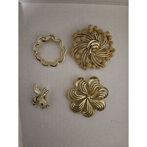 Lot Of 4 Vintage Gold Pins 2 Jerry's, 1 TRIFARI, 1 Unknown